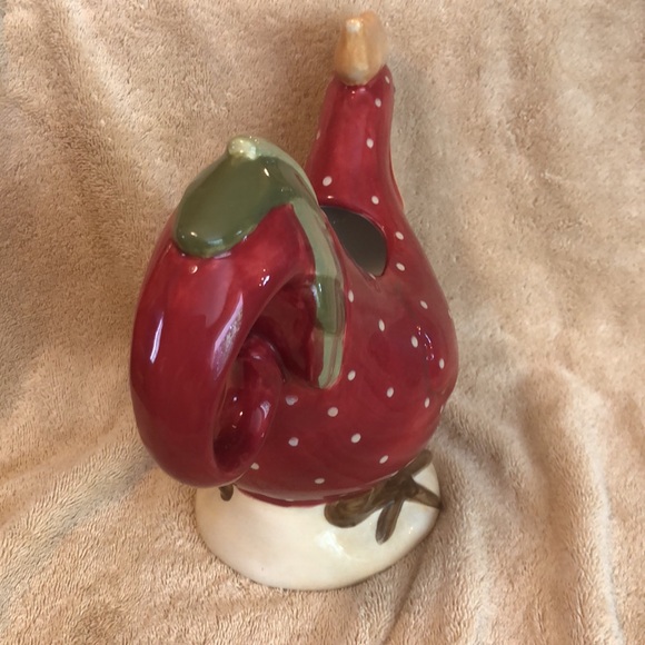 Worcester Rooster Collection Beverage Pitcher 11.5”x9.5” - Picture 3 of 7